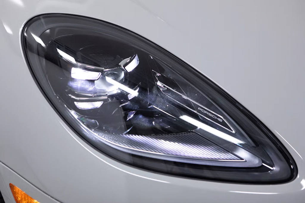 Thumbnail: 2026 Porsche Macan - 19