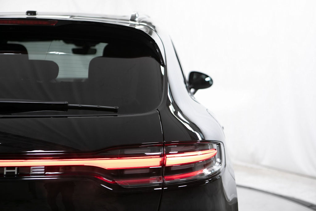 Thumbnail: 2026 Porsche Macan - 38