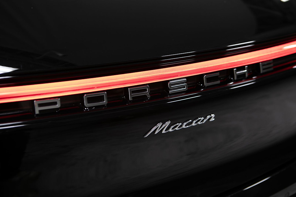 Thumbnail: 2026 Porsche Macan - 24