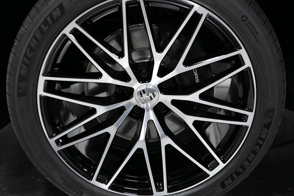 Thumbnail: 2026 Porsche Macan - 6