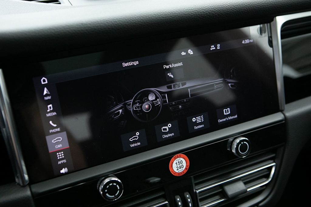 Thumbnail: 2026 Porsche Macan - 11