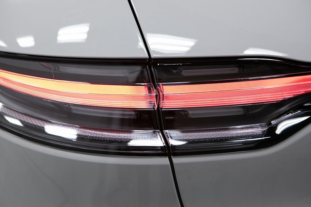 Thumbnail: 2026 Porsche Macan - 34