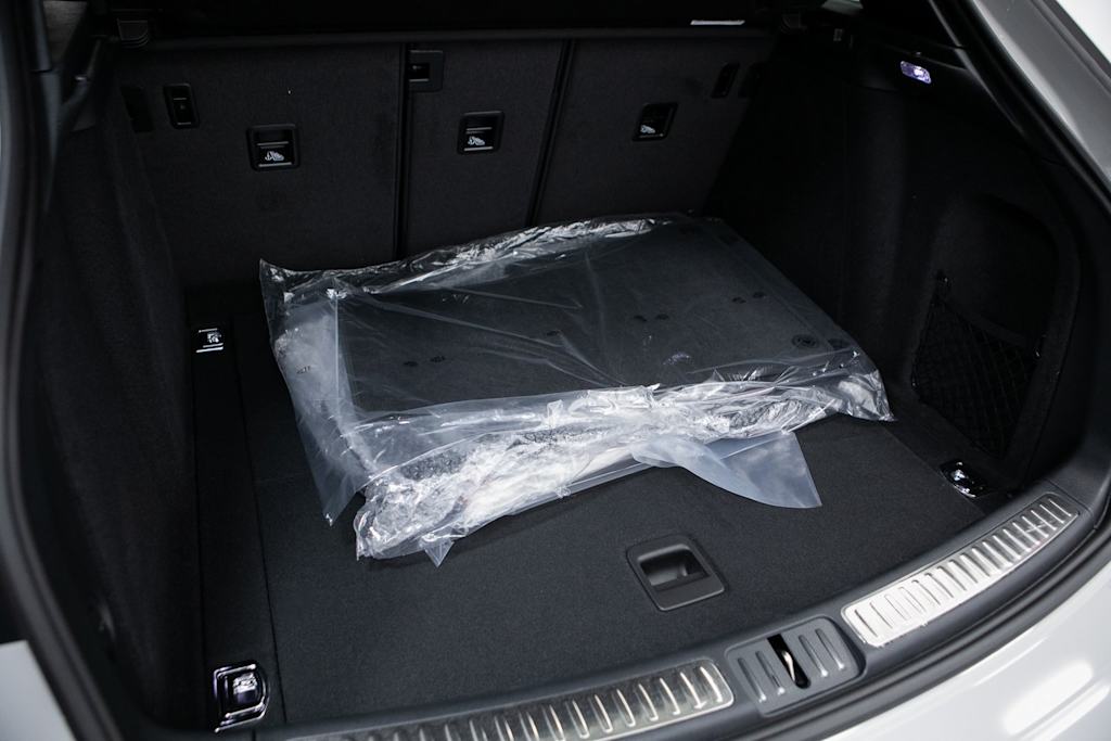 Thumbnail: 2026 Porsche Macan - 13