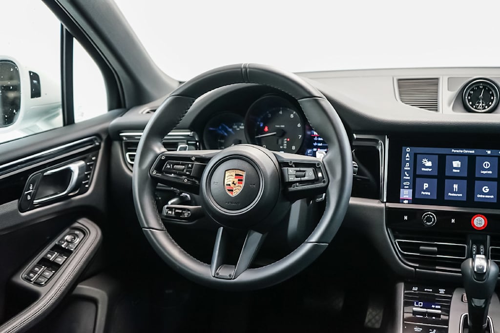 Thumbnail: 2026 Porsche Macan - 15