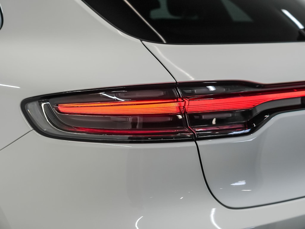 Thumbnail: 2026 Porsche Macan - 22