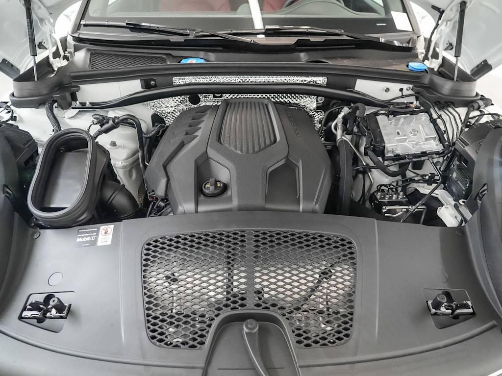 Thumbnail: 2026 Porsche Macan - 9