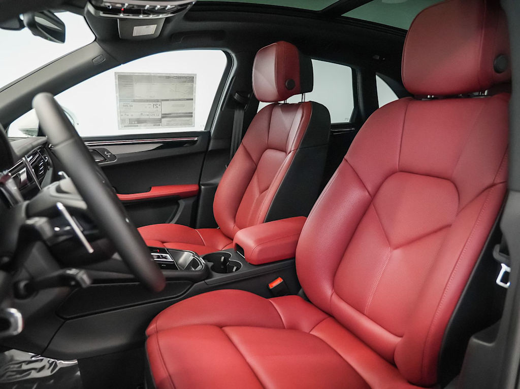 Thumbnail: 2026 Porsche Macan - 11