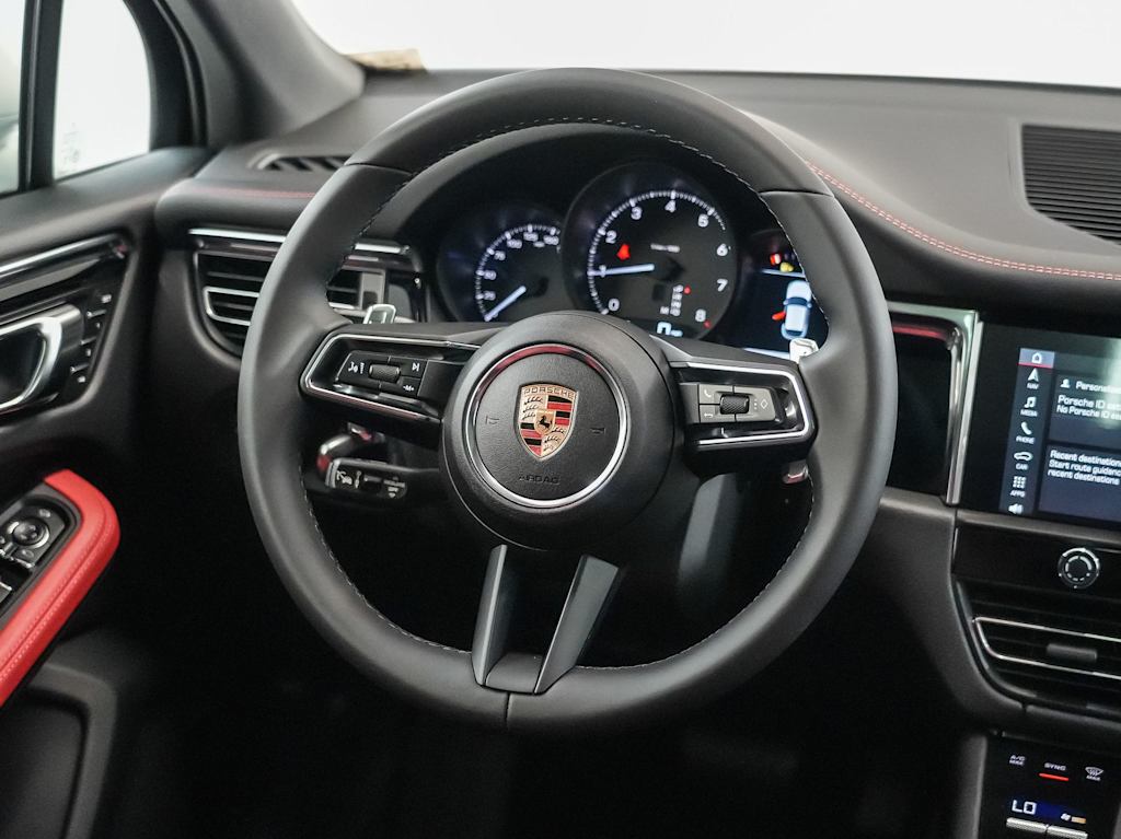 Thumbnail: 2026 Porsche Macan - 14
