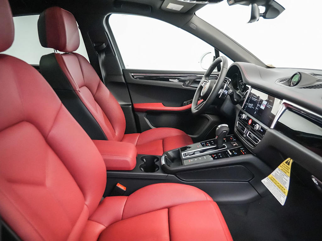 Thumbnail: 2026 Porsche Macan - 12