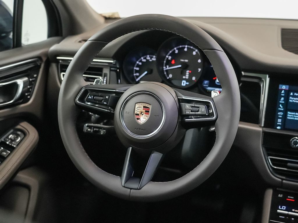 Thumbnail: 2026 Porsche Macan - 13