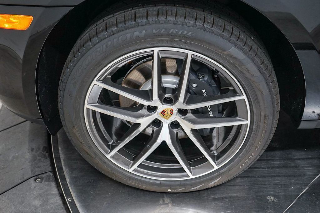 Thumbnail: 2026 Porsche Macan - 25
