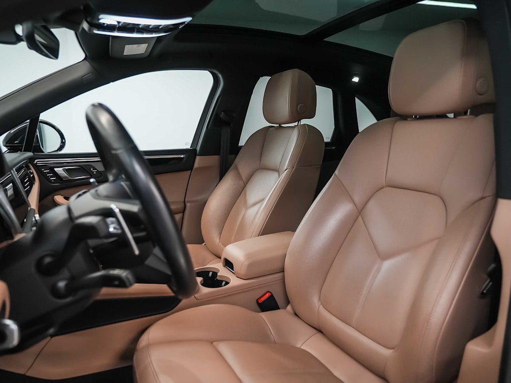 Thumbnail: 2023 Porsche Macan - 8