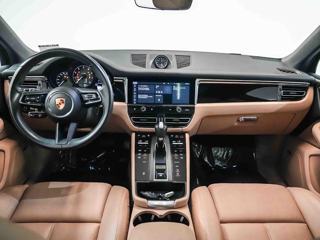 Thumbnail: 2023 Porsche Macan - 7