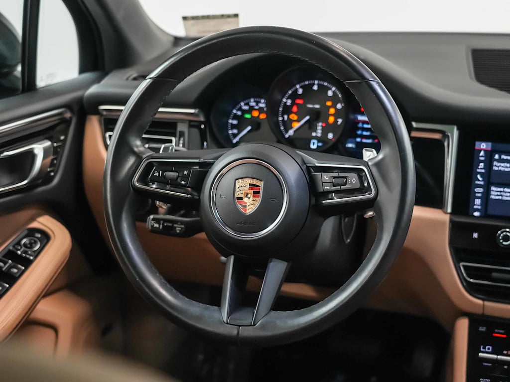 Thumbnail: 2023 Porsche Macan - 11