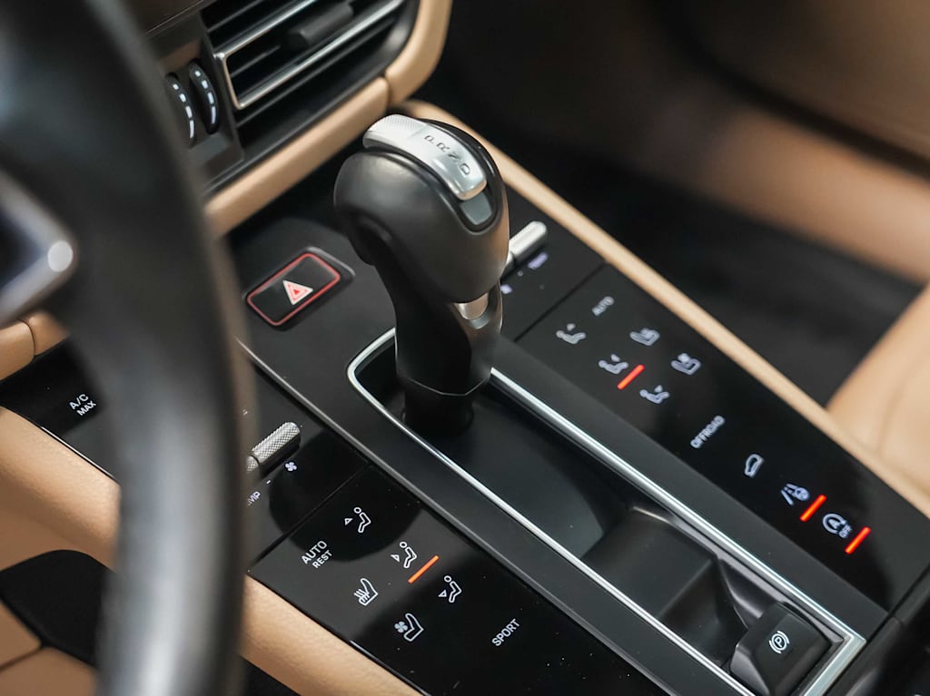 Thumbnail: 2023 Porsche Macan - 13