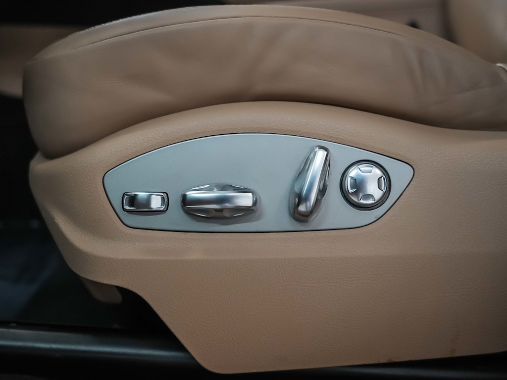 Thumbnail: 2023 Porsche Macan - 24