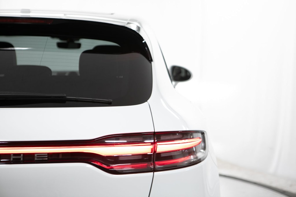 Thumbnail: 2023 Porsche Macan - 25