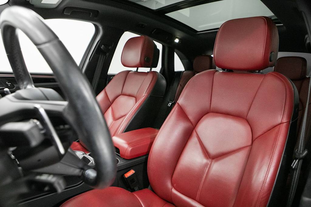 Thumbnail: 2023 Porsche Macan - 7