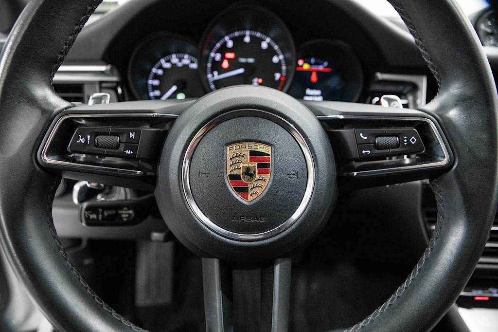 Thumbnail: 2023 Porsche Macan - 19
