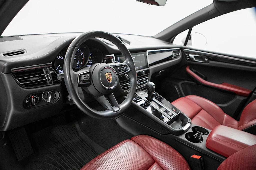 Thumbnail: 2023 Porsche Macan - 2