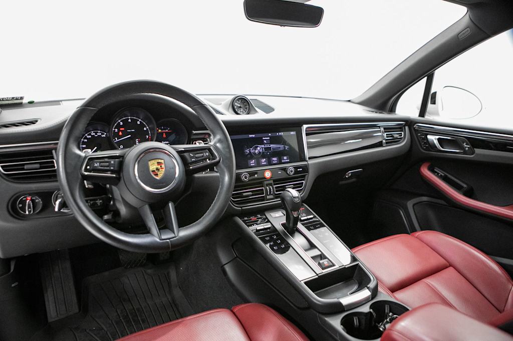 Thumbnail: 2023 Porsche Macan - 6
