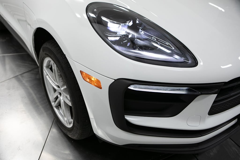 Thumbnail: 2023 Porsche Macan - 4