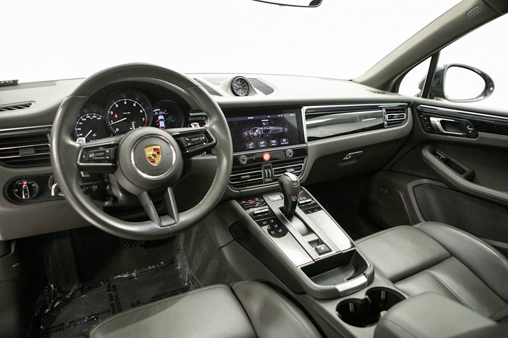 Thumbnail: 2024 Porsche Macan - 7