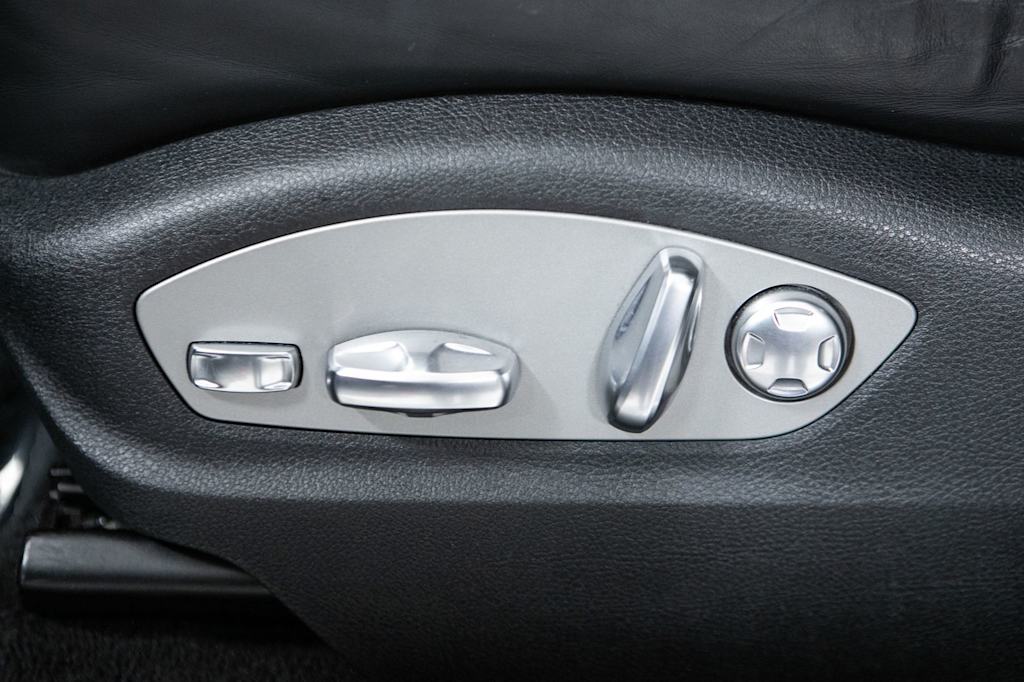 Thumbnail: 2024 Porsche Macan - 27
