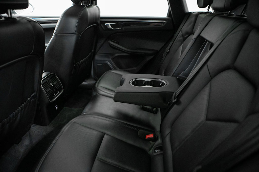 Thumbnail: 2024 Porsche Macan - 37