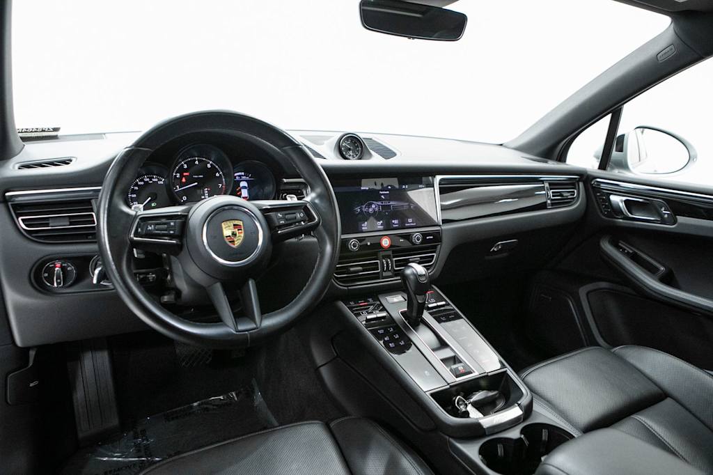 Thumbnail: 2024 Porsche Macan - 7