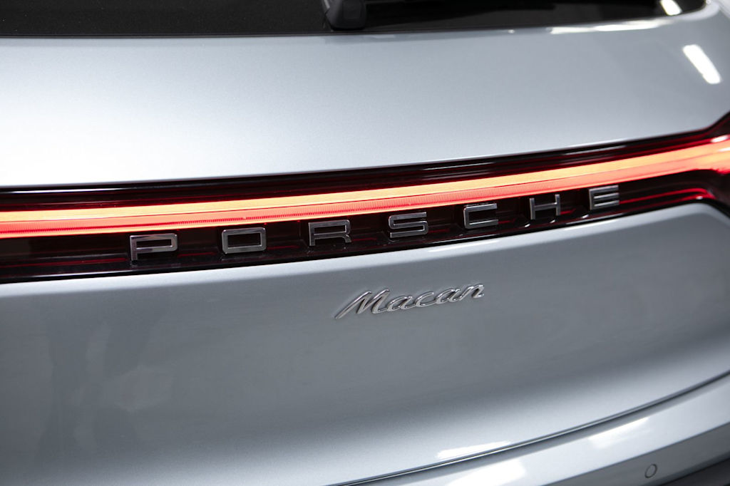 Thumbnail: 2024 Porsche Macan - 24