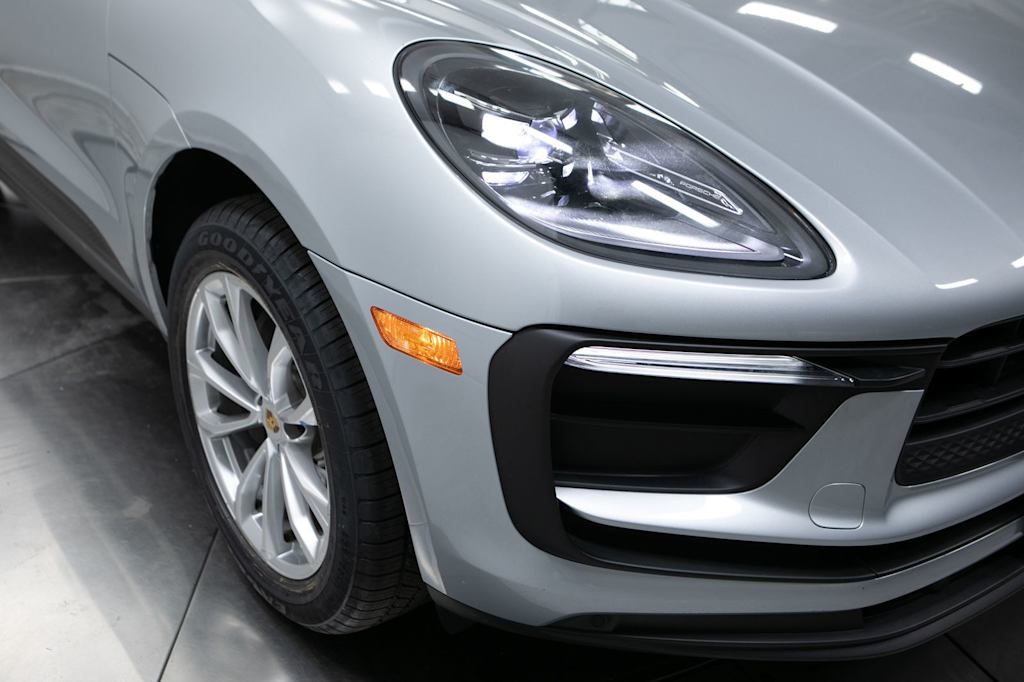 Thumbnail: 2024 Porsche Macan - 5