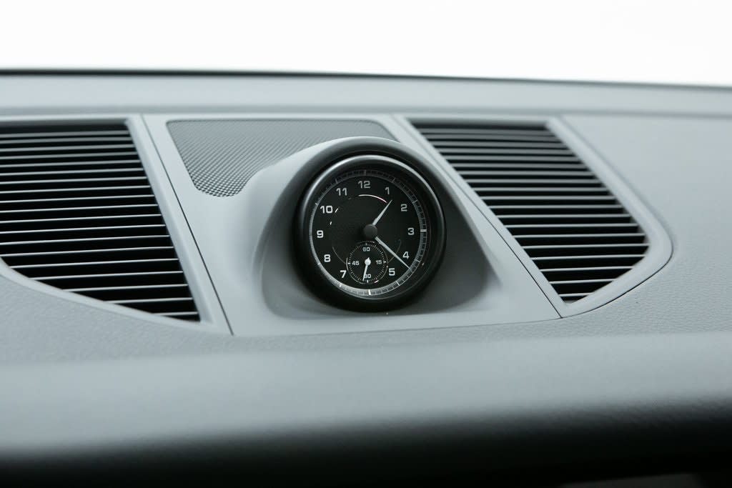 Thumbnail: 2026 Porsche Macan - 26