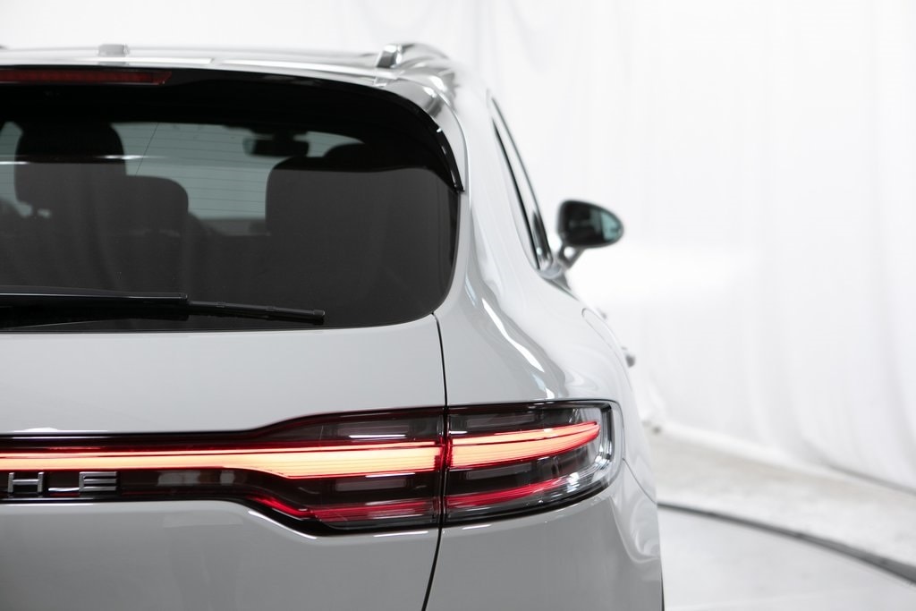 Thumbnail: 2026 Porsche Macan - 38