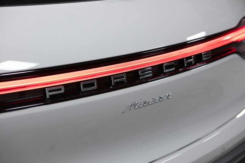 Thumbnail: 2026 Porsche Macan - 36