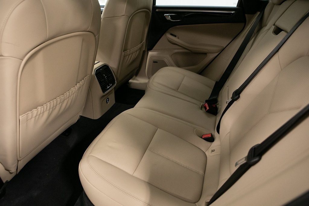 Thumbnail: 2026 Porsche Macan - 11