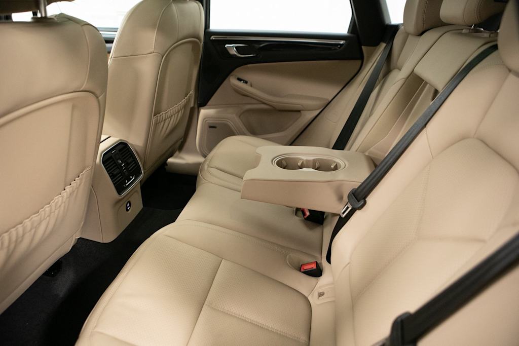 Thumbnail: 2026 Porsche Macan - 29