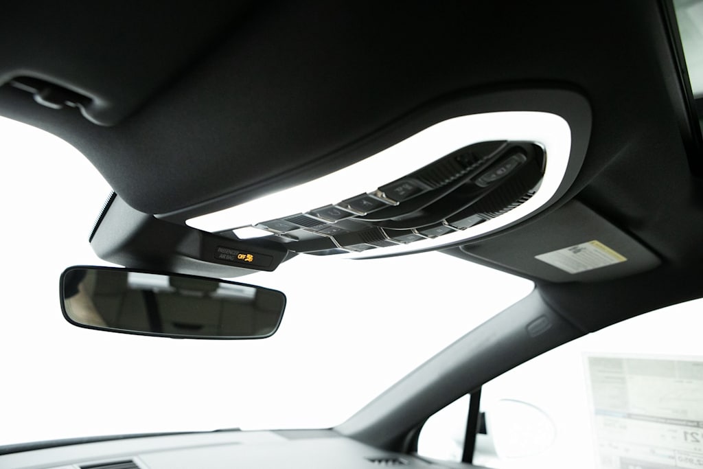 Thumbnail: 2026 Porsche Macan - 27