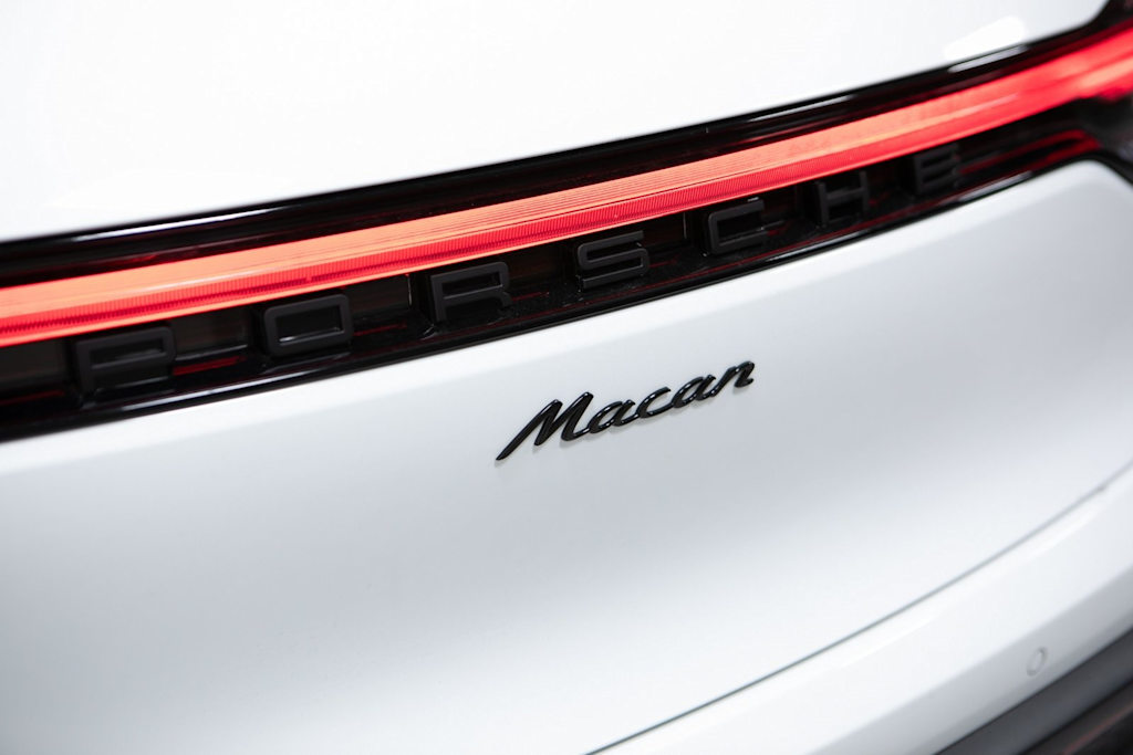 Thumbnail: 2026 Porsche Macan - 34