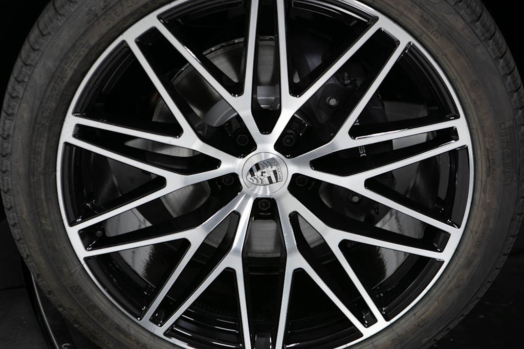 Thumbnail: 2026 Porsche Macan - 7