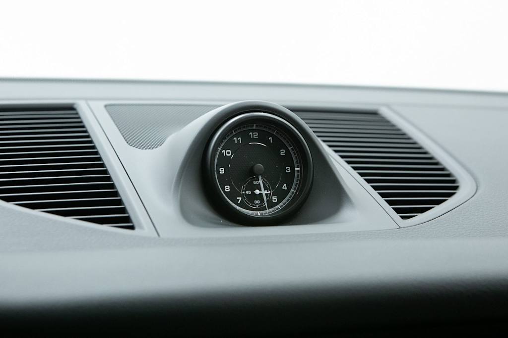 Thumbnail: 2026 Porsche Macan - 28