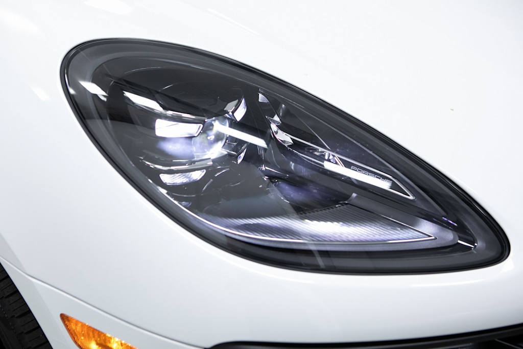 Thumbnail: 2026 Porsche Macan - 31