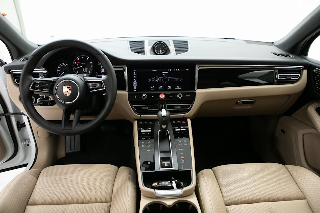 Thumbnail: 2026 Porsche Macan - 8