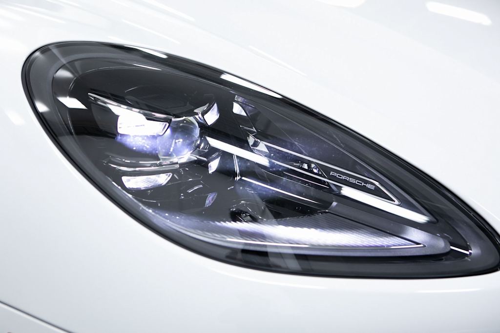 Thumbnail: 2026 Porsche Macan - 32