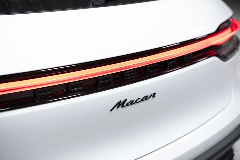 Thumbnail: 2026 Porsche Macan - 34