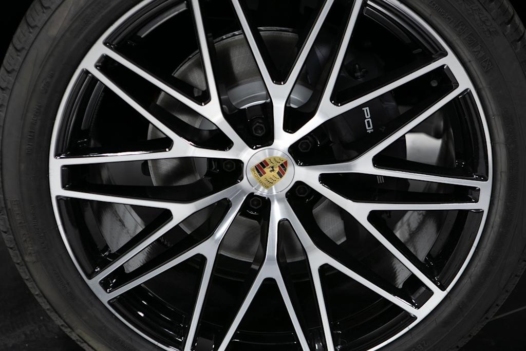 Thumbnail: 2026 Porsche Macan - 6