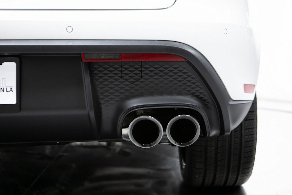 Thumbnail: 2026 Porsche Macan - 35