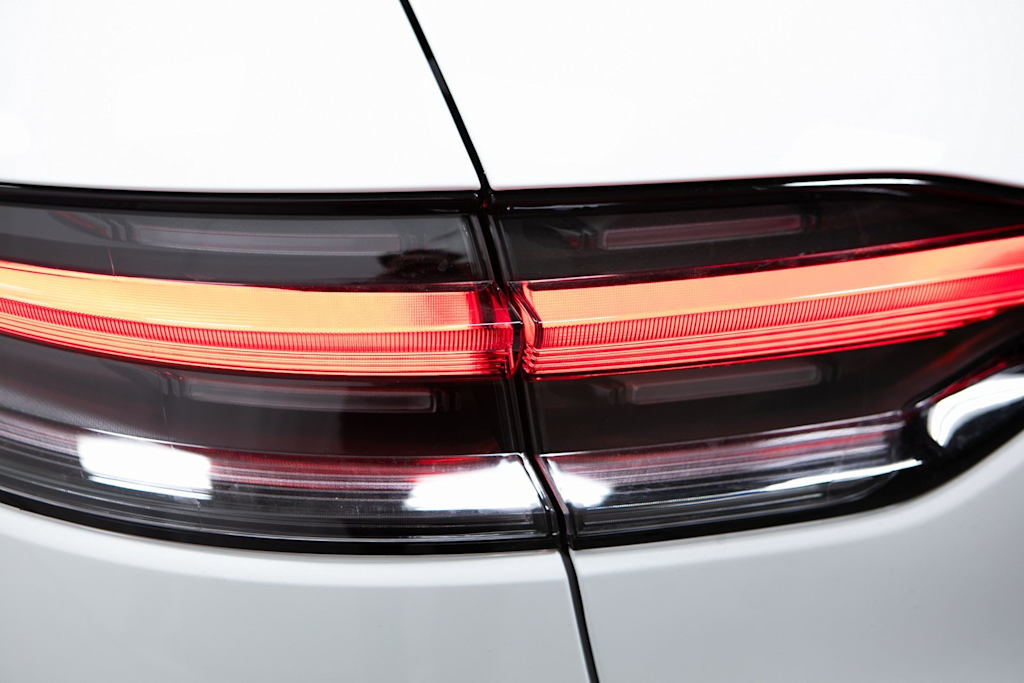 Thumbnail: 2026 Porsche Macan - 33