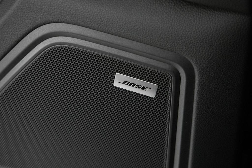 Thumbnail: 2026 Porsche Macan - 12