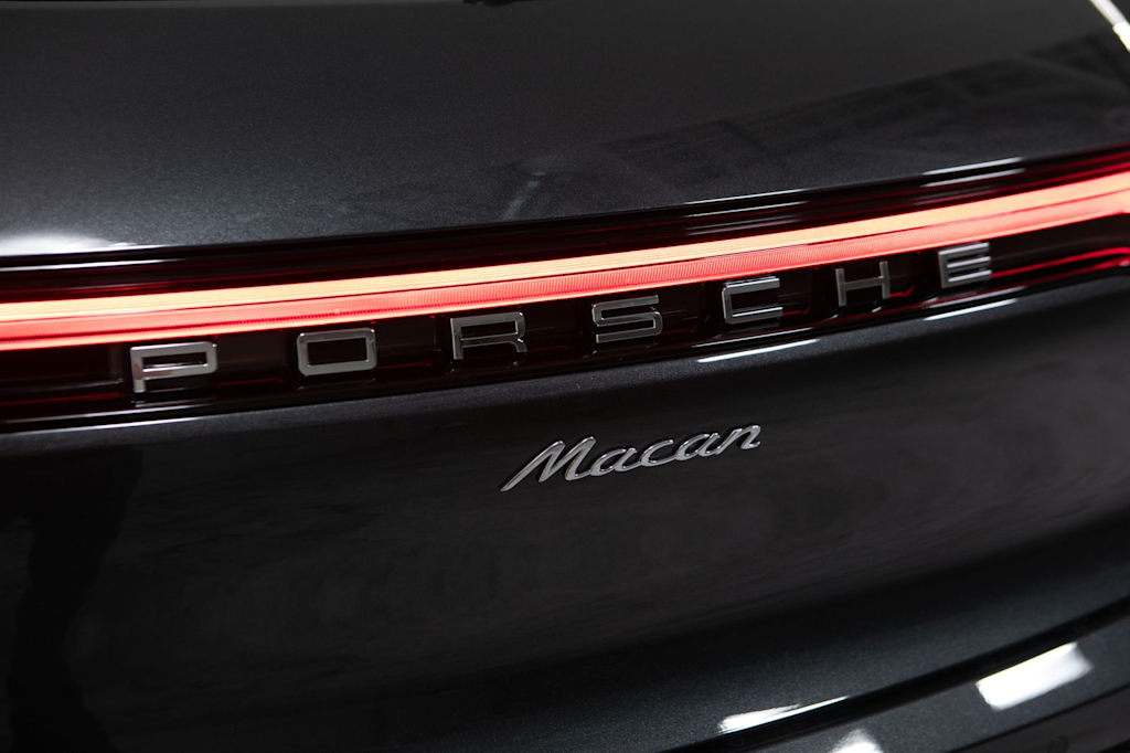 Thumbnail: 2026 Porsche Macan - 22